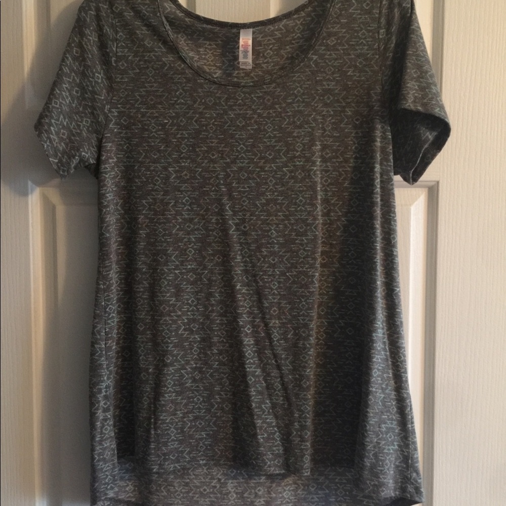 NWOT LuLaRoe Large Classic T